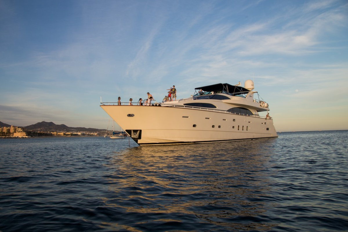 100ft Azimut Jumbo San Jose del Cabo Charter