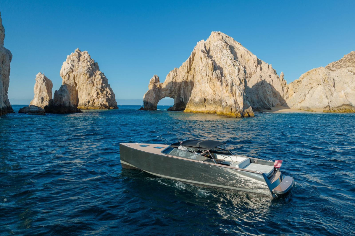 Luxury yachts in Cabo San Lucas